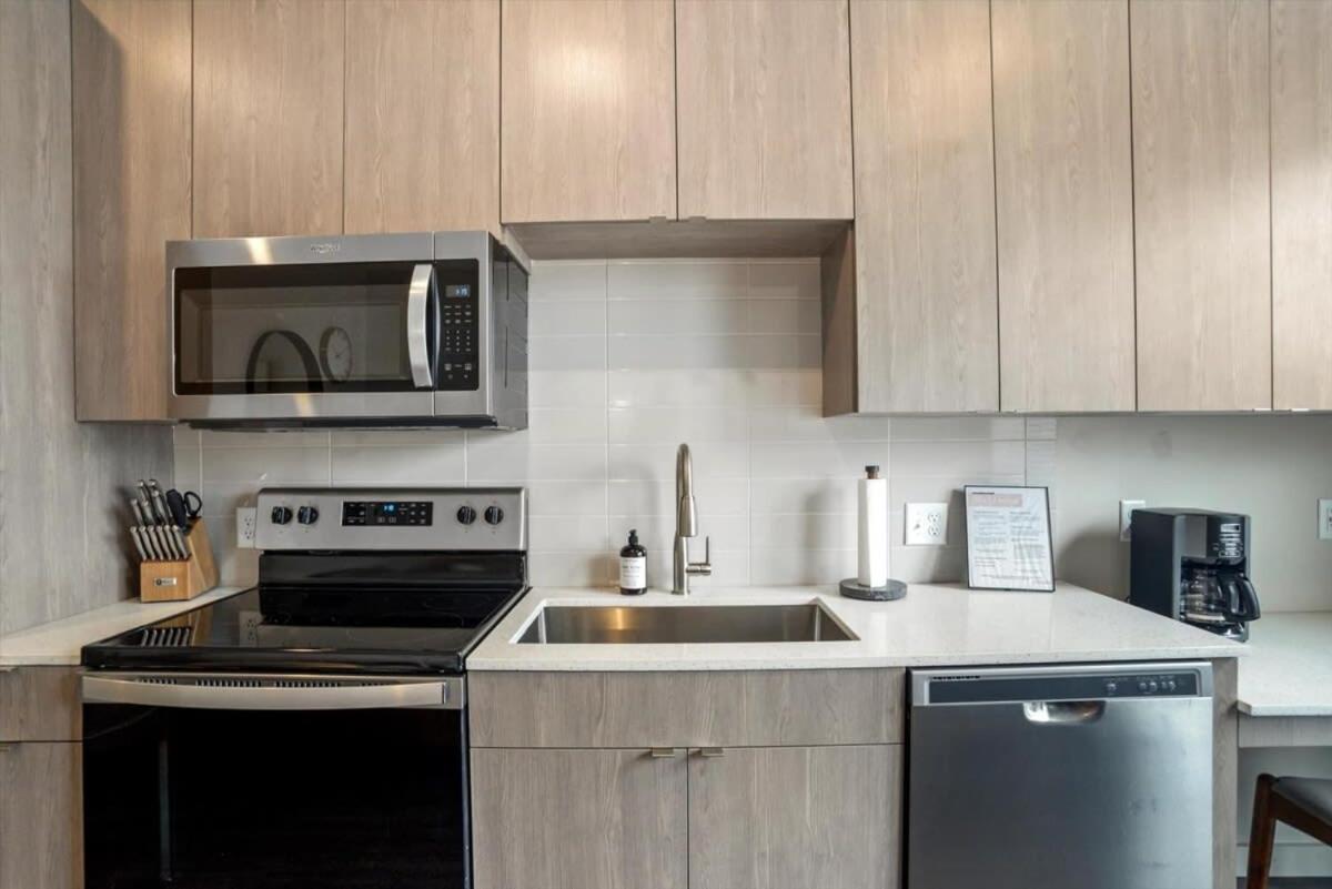 Cozysuites Modern Sdo, Lawrenceville Pittsburgh