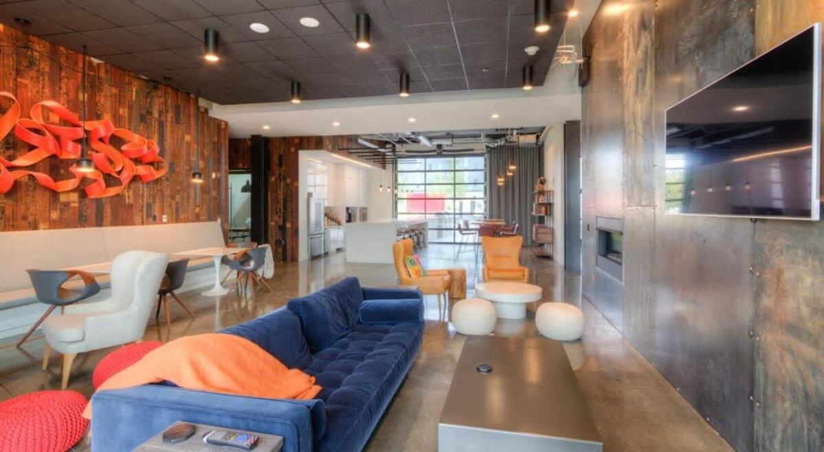 Cozysuites Modern Sdo, Lawrenceville Pittsburgh